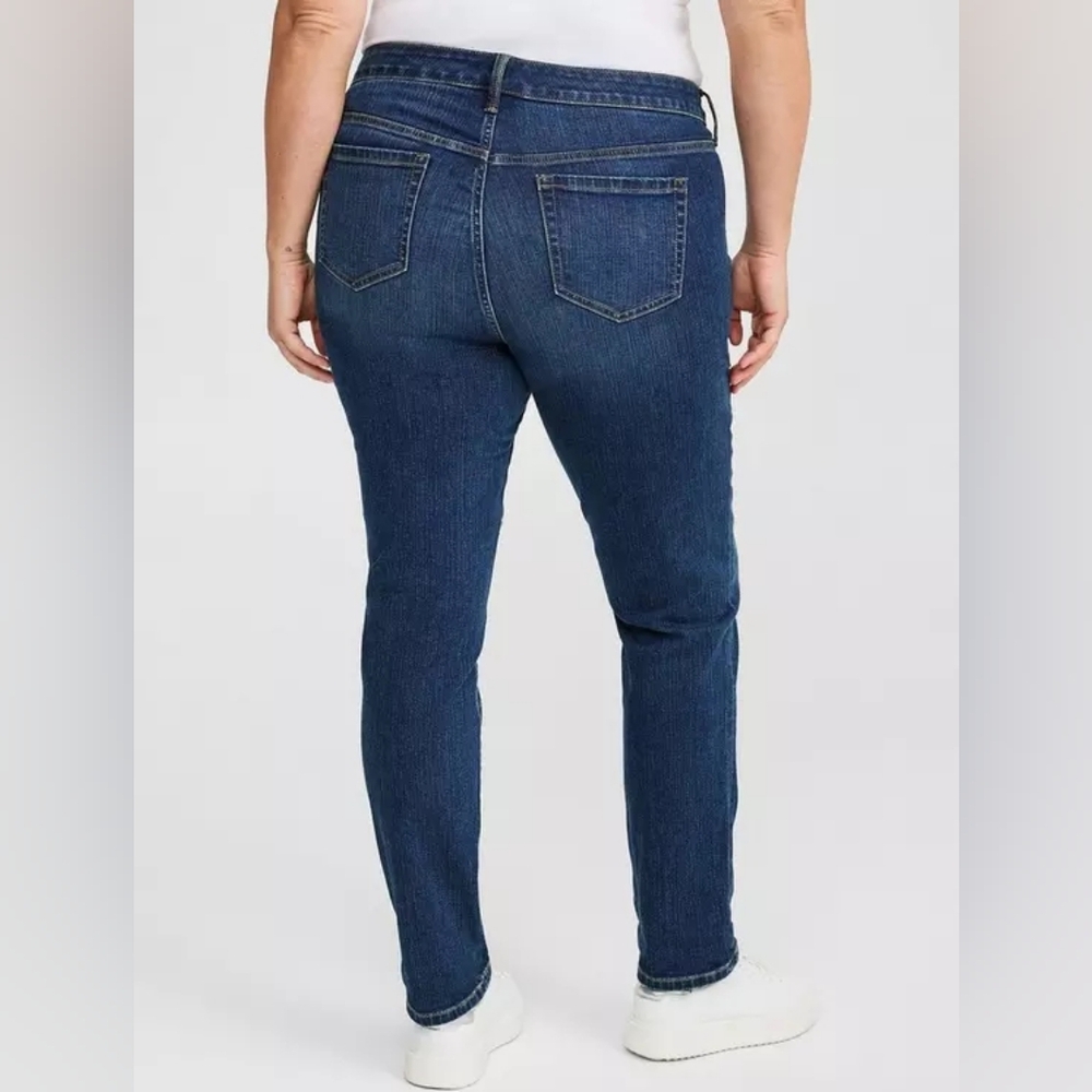 Torrid 20R Perfect Boyfriend Mid-Rise Jean - Picture 12 of 12
